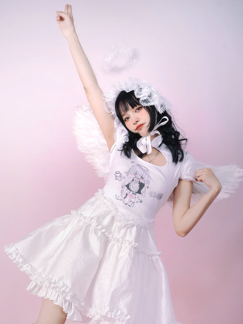 로리타 레이스는 니치 티셔츠를 자릅니다