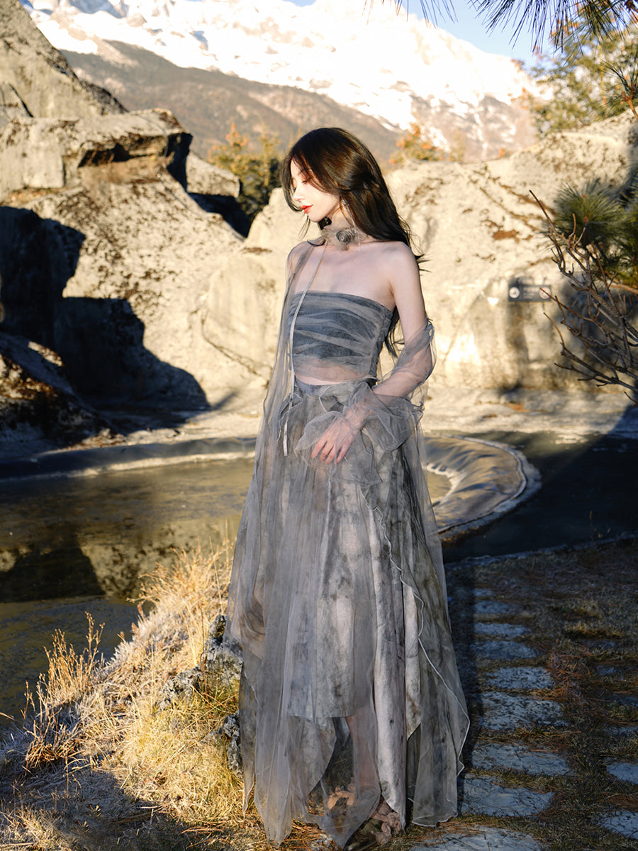 Durchsichtige lange elegante, flauschige Strickjacke