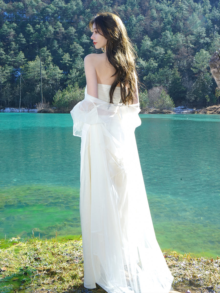 Durchsichtige lange elegante, flauschige Strickjacke