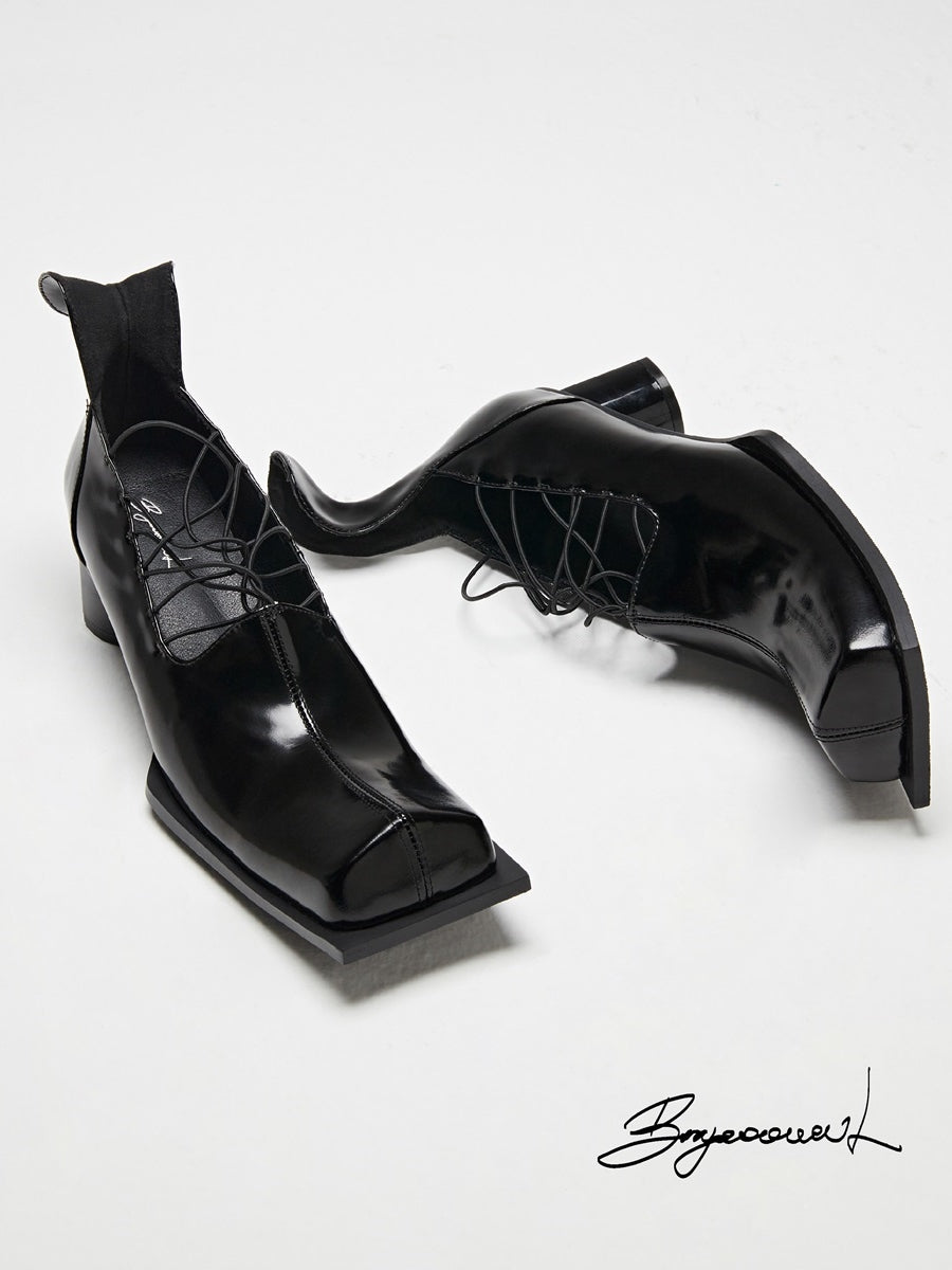 UNIQUE SQUARE-TOE LACE-UP LOAFER