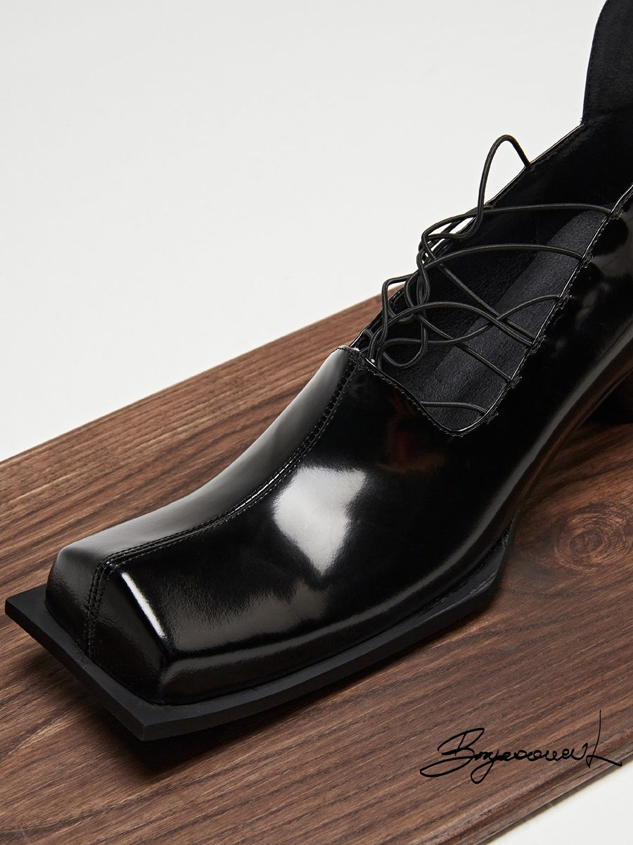 UNIQUE SQUARE-TOE LACE-UP LOAFER