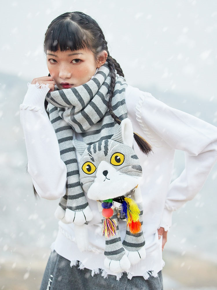 Chat mignon de silencieux de motif décontracté