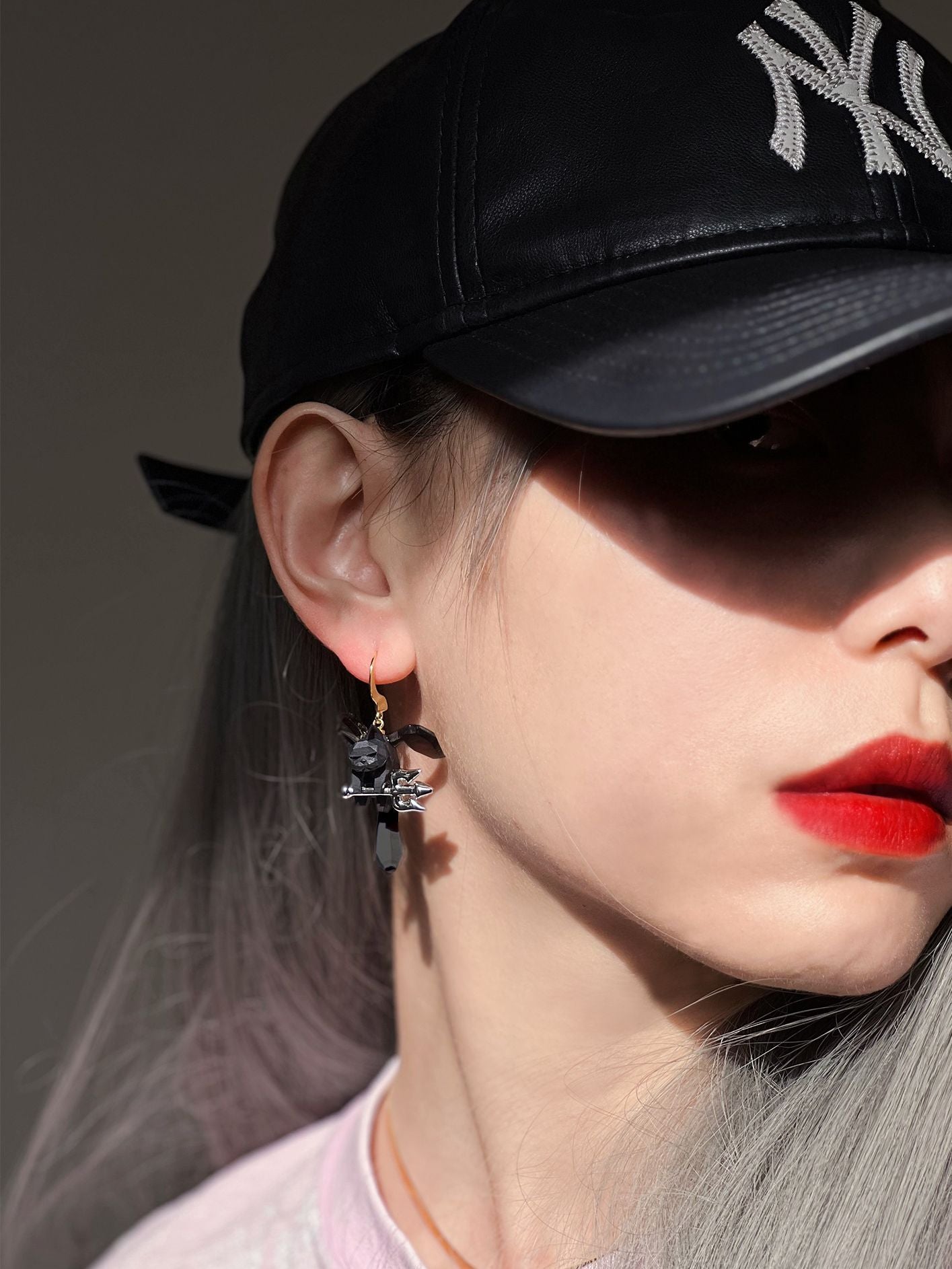 데몬 귀여운 뚫린 귀걸이