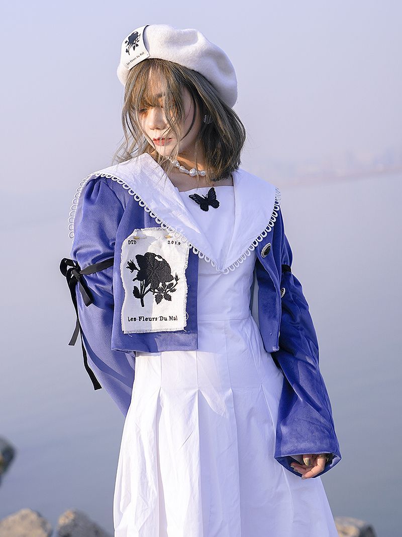 Stickblume Retro Brosche