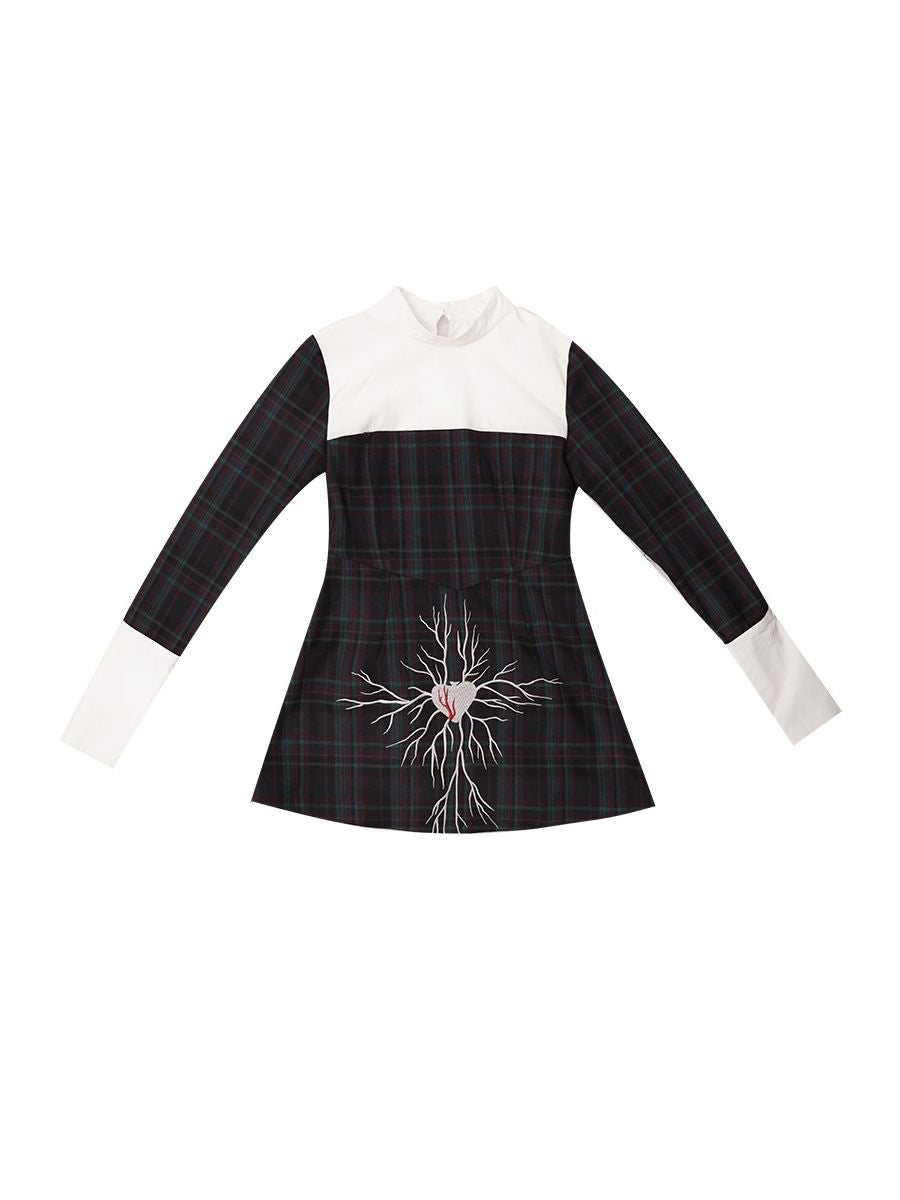 고딕 양식은 평범한 자수 원피스를 확인했습니다