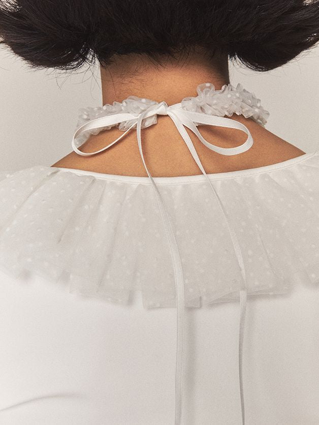 얇은 명주 그물 가운데 꽉 찬 컷