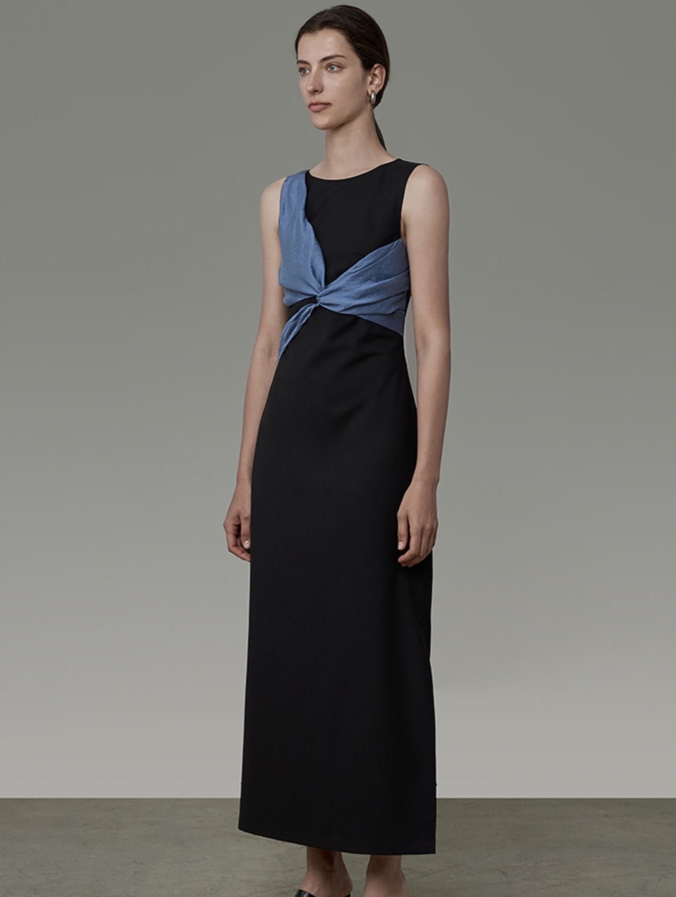 Cross CLASSY CHIC SLEEVESSS ELEGANT NICHI ONE-PIECE