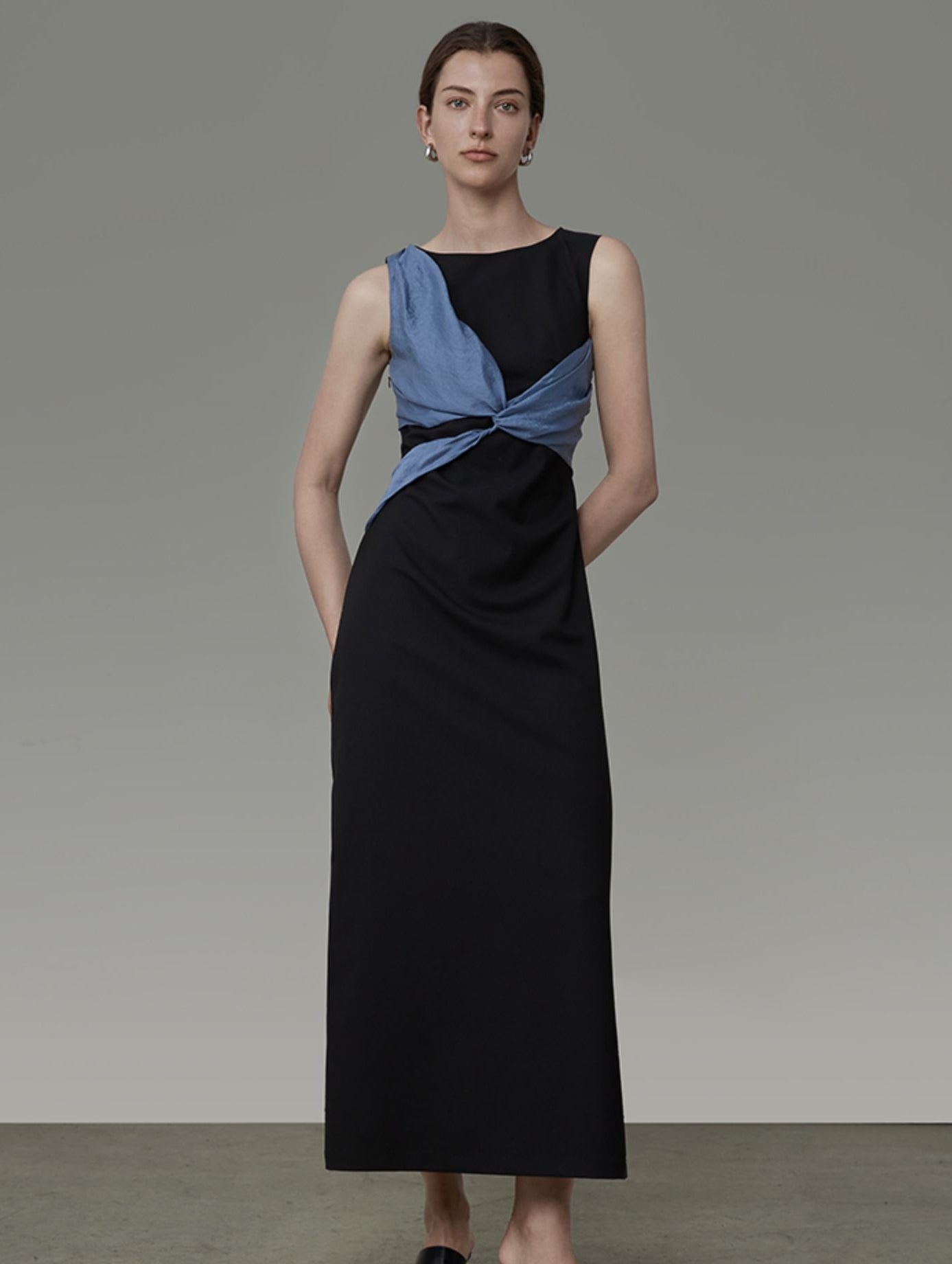 Cross CLASSY CHIC SLEEVESSS ELEGANT NICHI ONE-PIECE