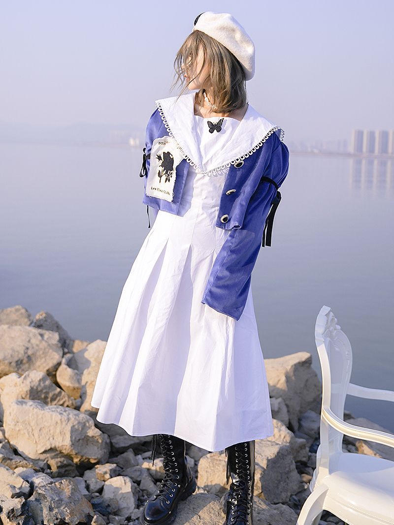 Stickblume Retro Brosche