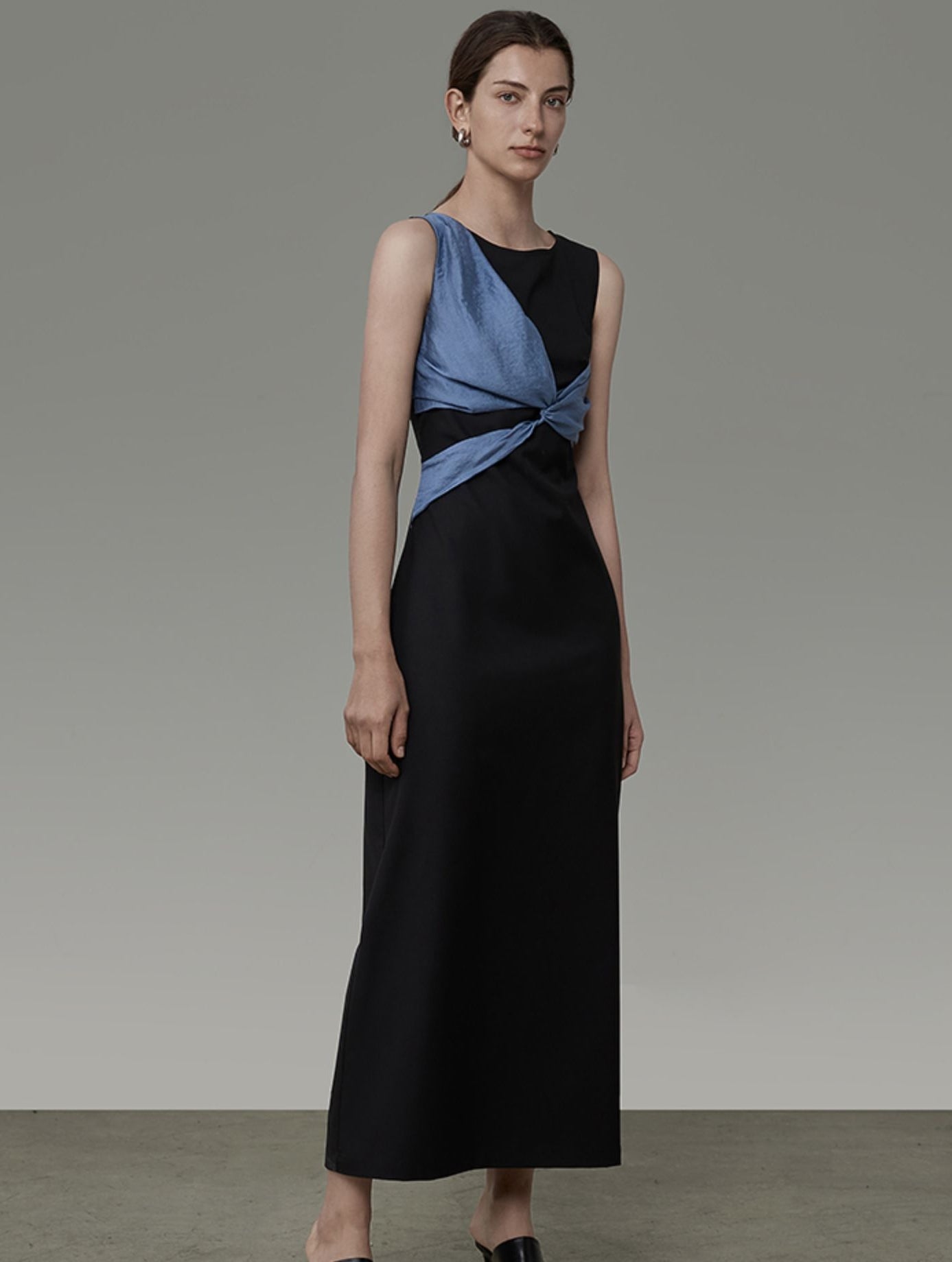 Cross CLASSY CHIC SLEEVESSS ELEGANT NICHI ONE-PIECE