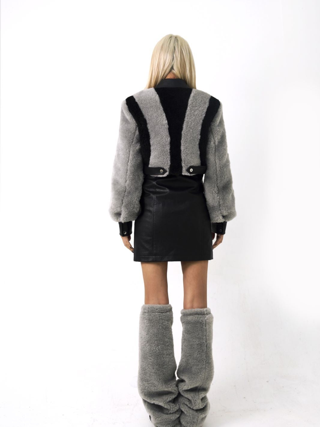 보아 가죽 짧은 재킷