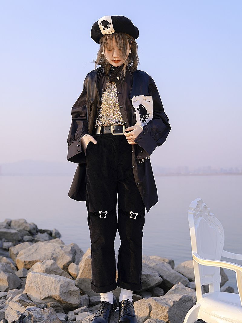 Stickblume Retro Brosche