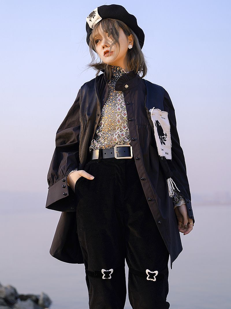 Stickblume Retro Brosche