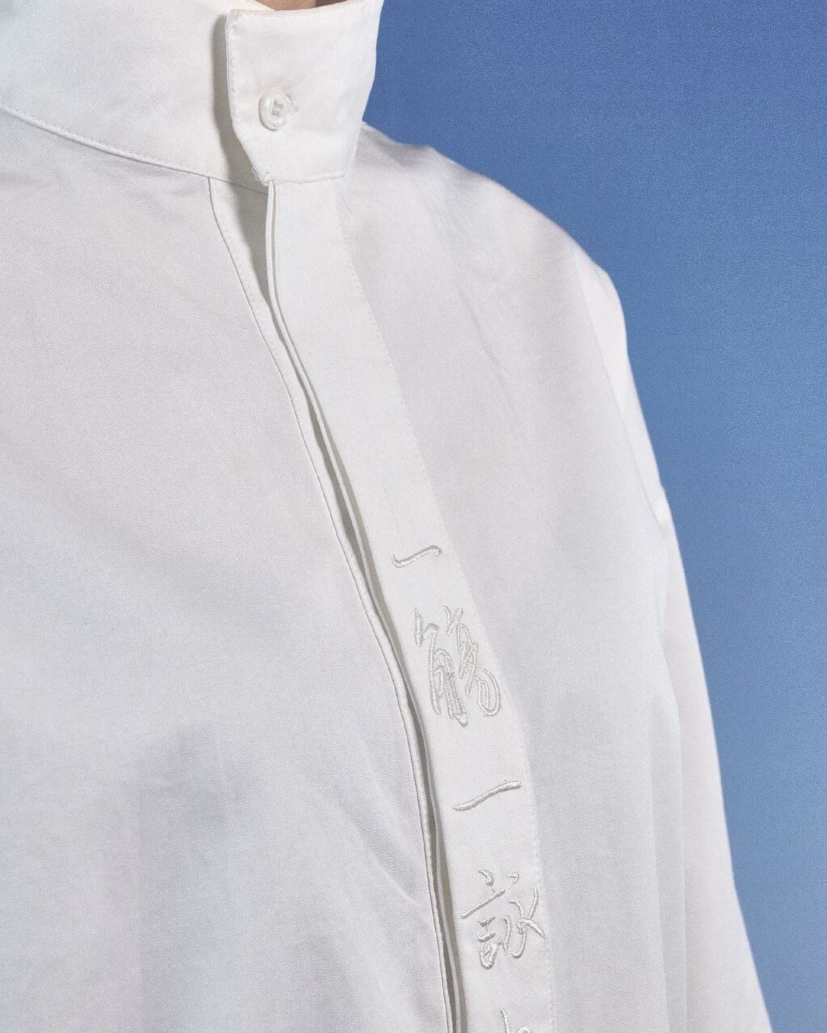 스탠드 콜라 자수 전면 비행 셔츠