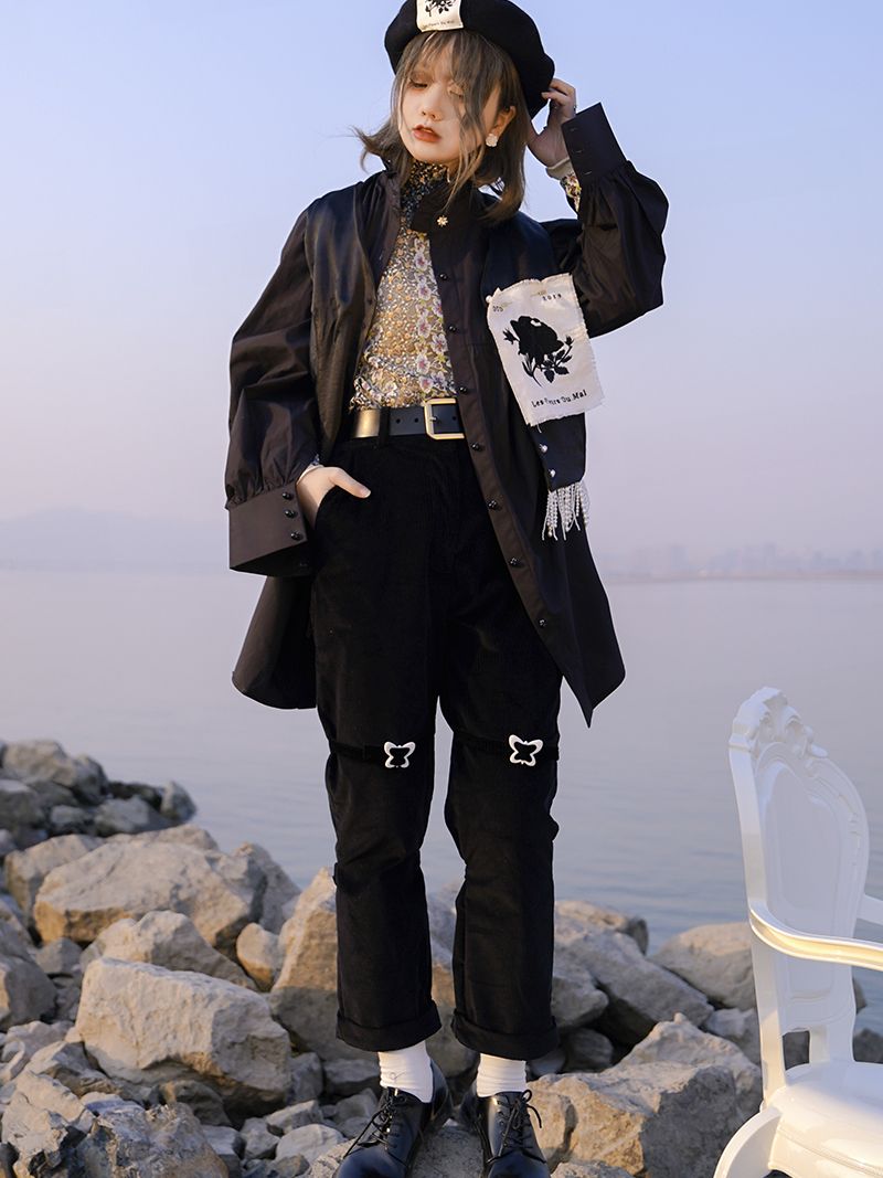 Stickblume Retro Brosche