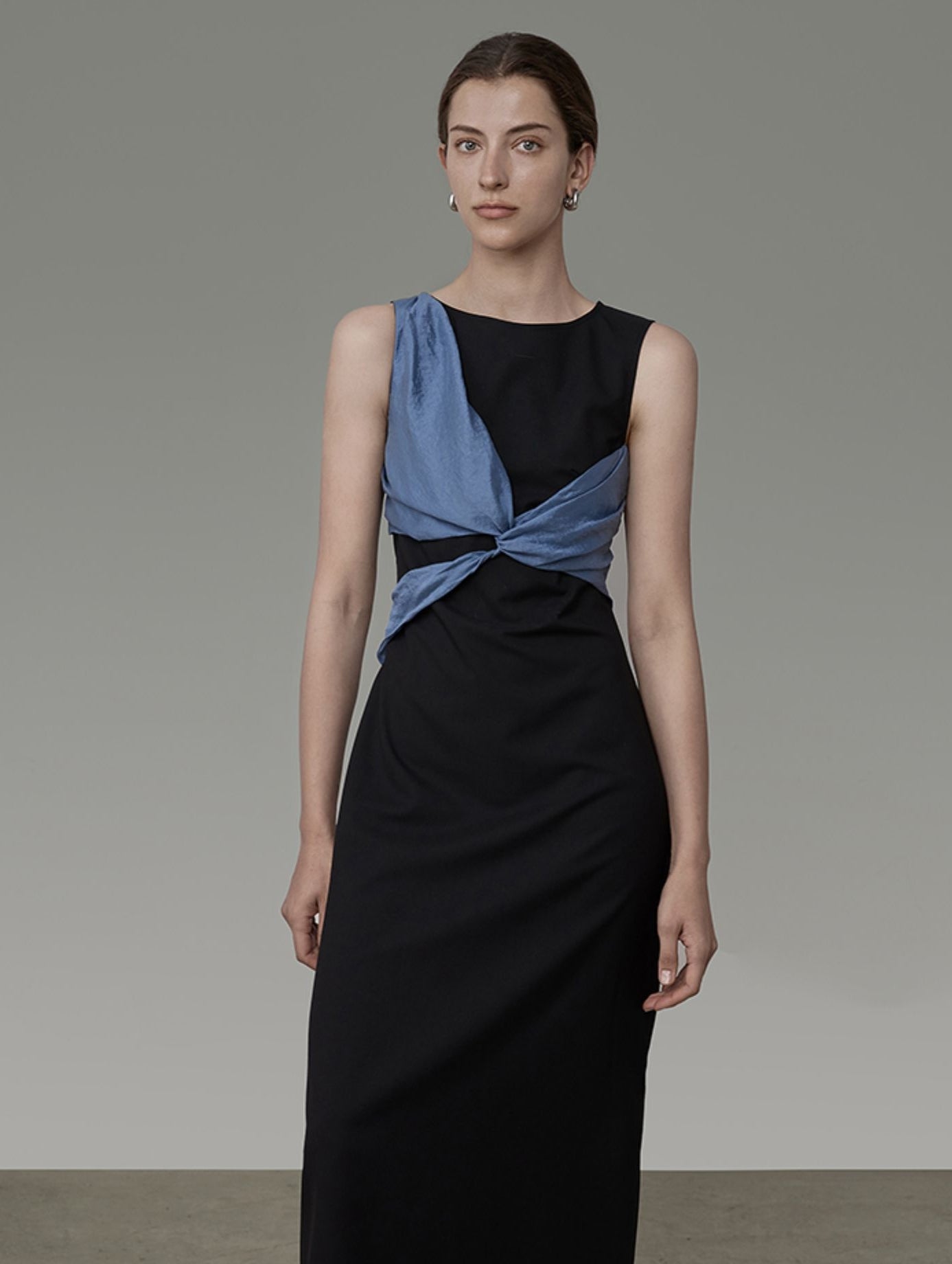 Cross CLASSY CHIC SLEEVESSS ELEGANT NICHI ONE-PIECE