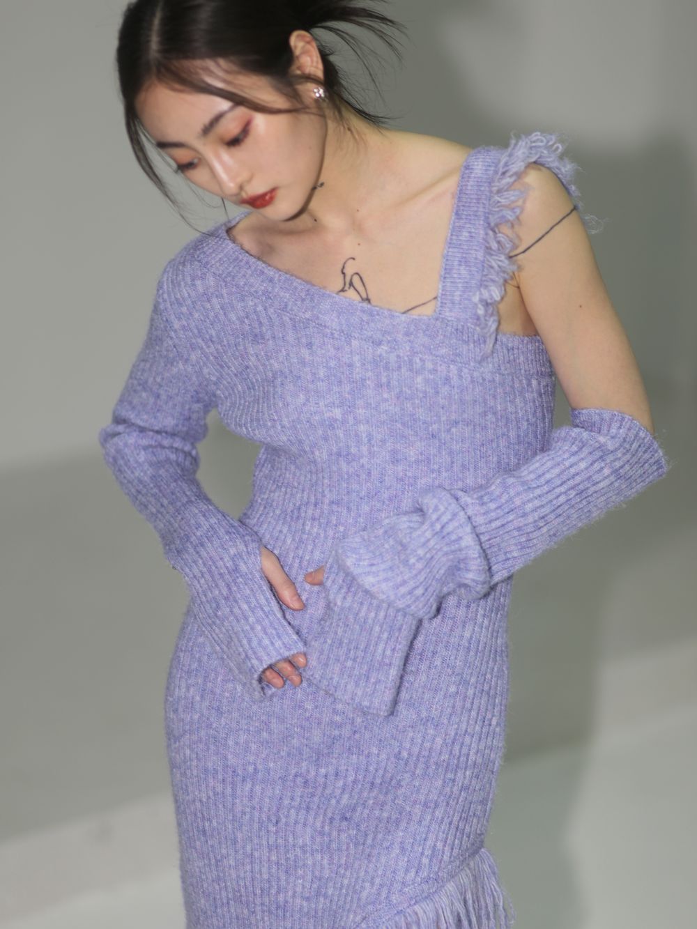 ONE-SHOULDER KNIT NCHI HEM ONE-PIECE