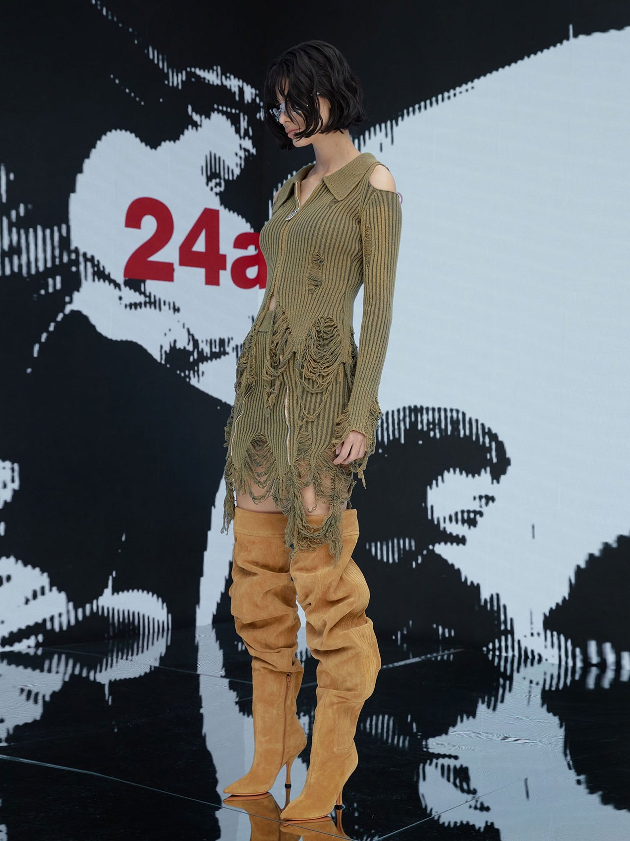 DAMAGE TASSEL NICHI OPEN-SHOUDER TOPS & SKIRT