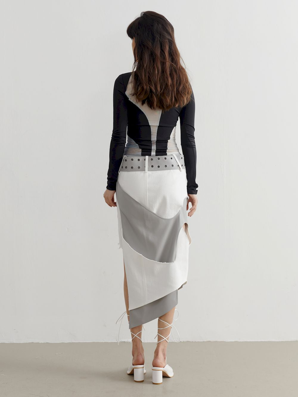 ASYMMMETYR NICHI 사이드 컷 소설 스커트