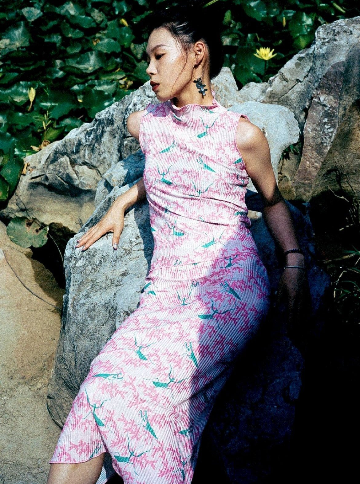 Falten ärmellose Blumenplatten & Langstreicher