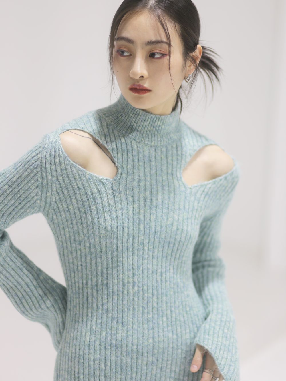 Schneiden Sie sexy Retro-Strick-Ein-Stück