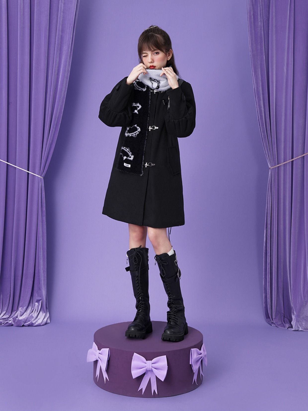 Bi-color fluffy muffler