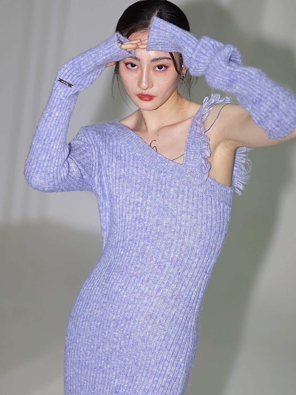 ONE-SHOULDER KNIT NCHI HEM ONE-PIECE