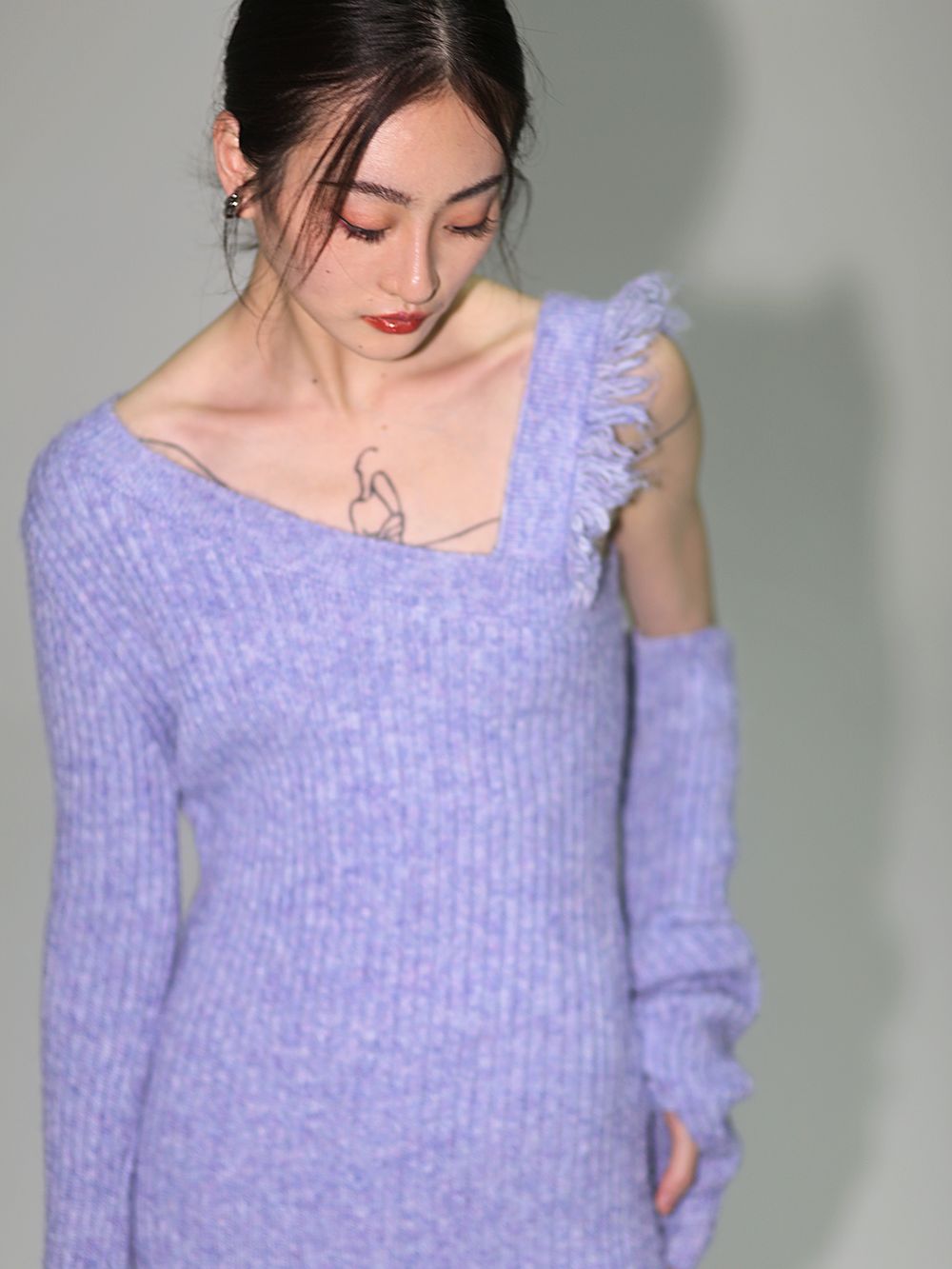 ONE-SHOULDER KNIT NCHI HEM ONE-PIECE