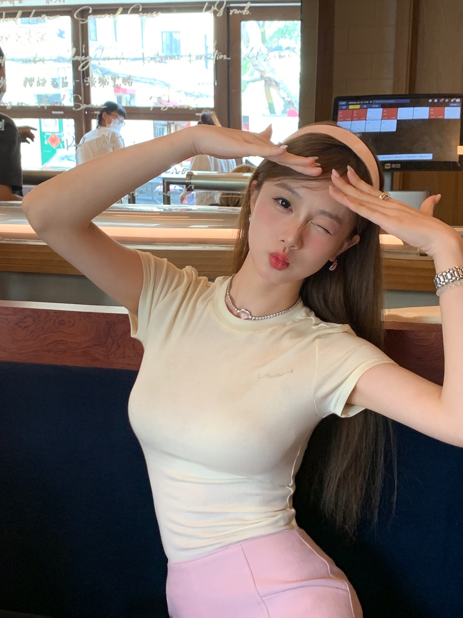 Dehnen Sie die grundlegende kurzarmige T-Shirt mit schlankem T-Shirt