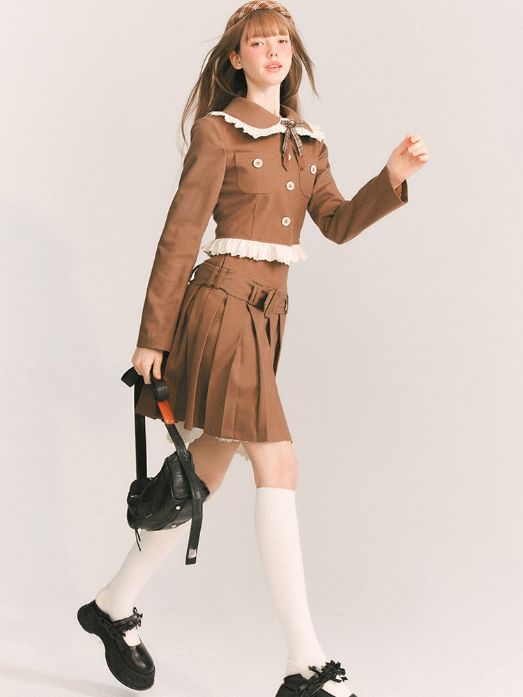 Veste courte à lame et jupe à plis