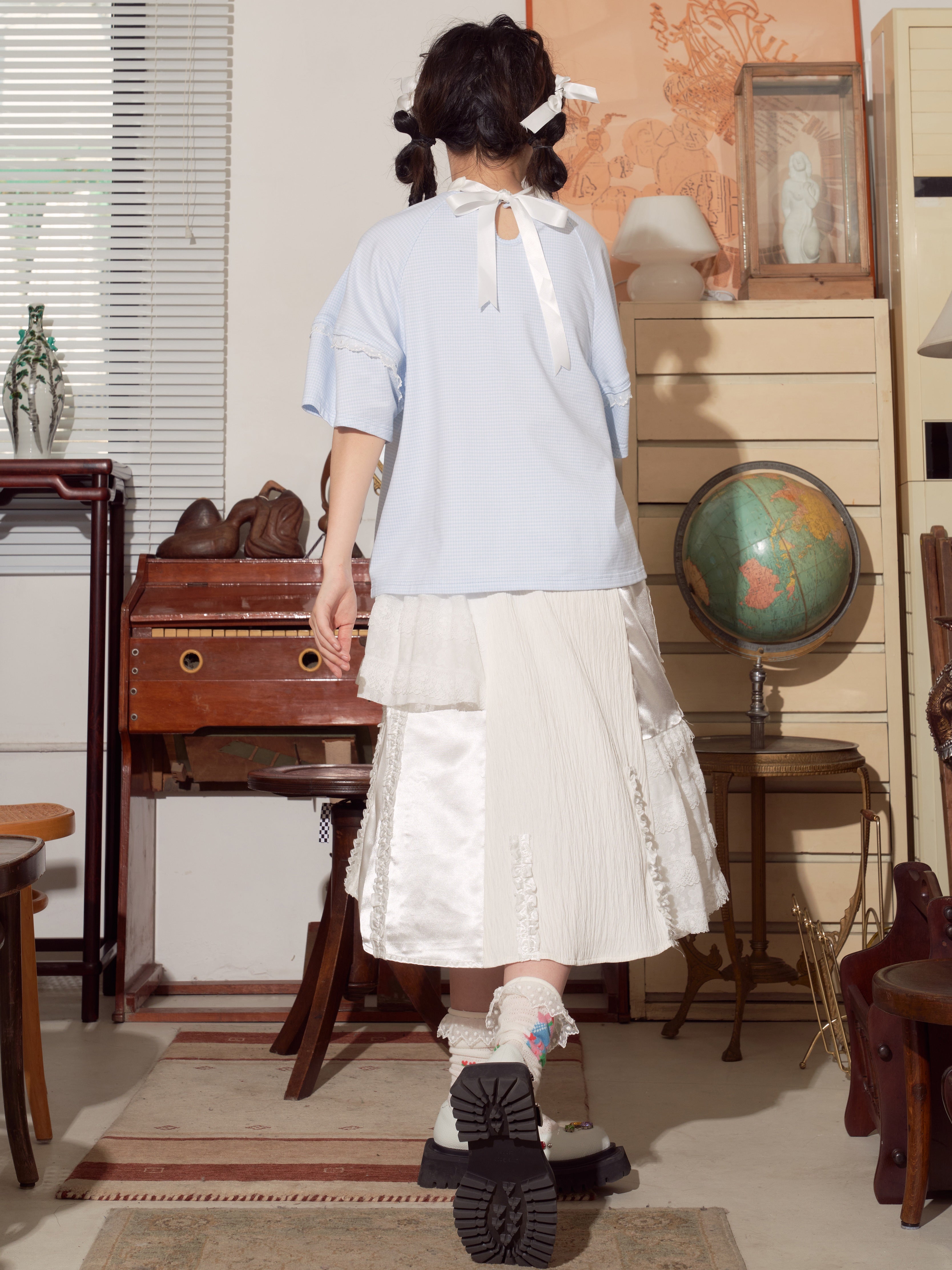 스티칭 레이스 새틴 반 치마를 인쇄합니다