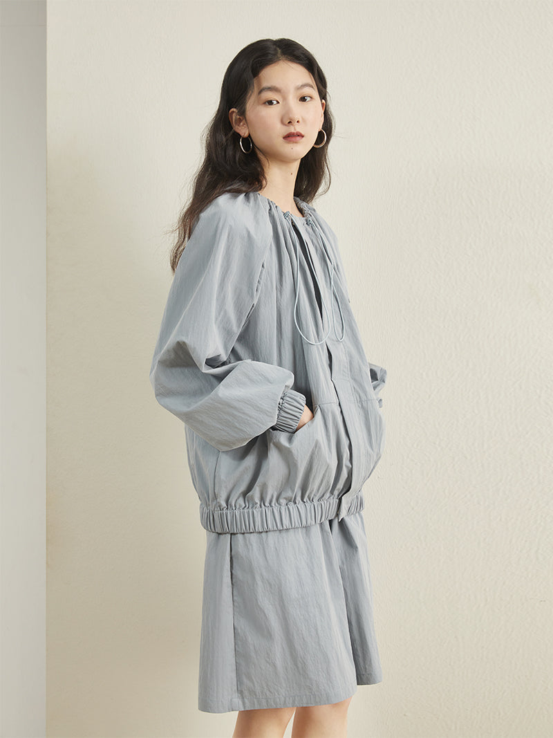 Draw String -Designjacke und kurze Hosen