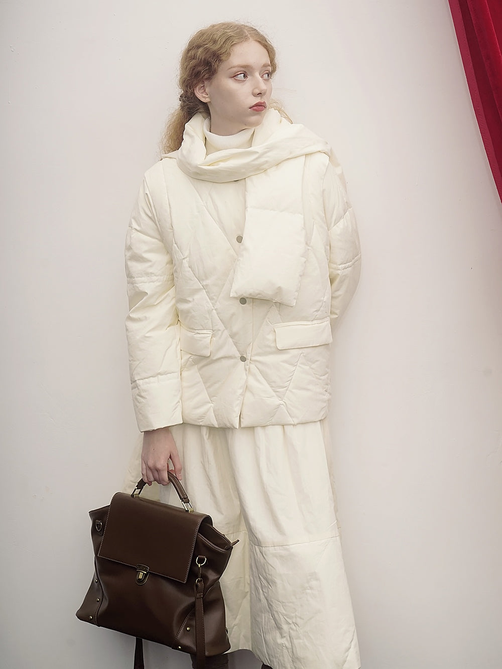 흰 오리 다운 스카프