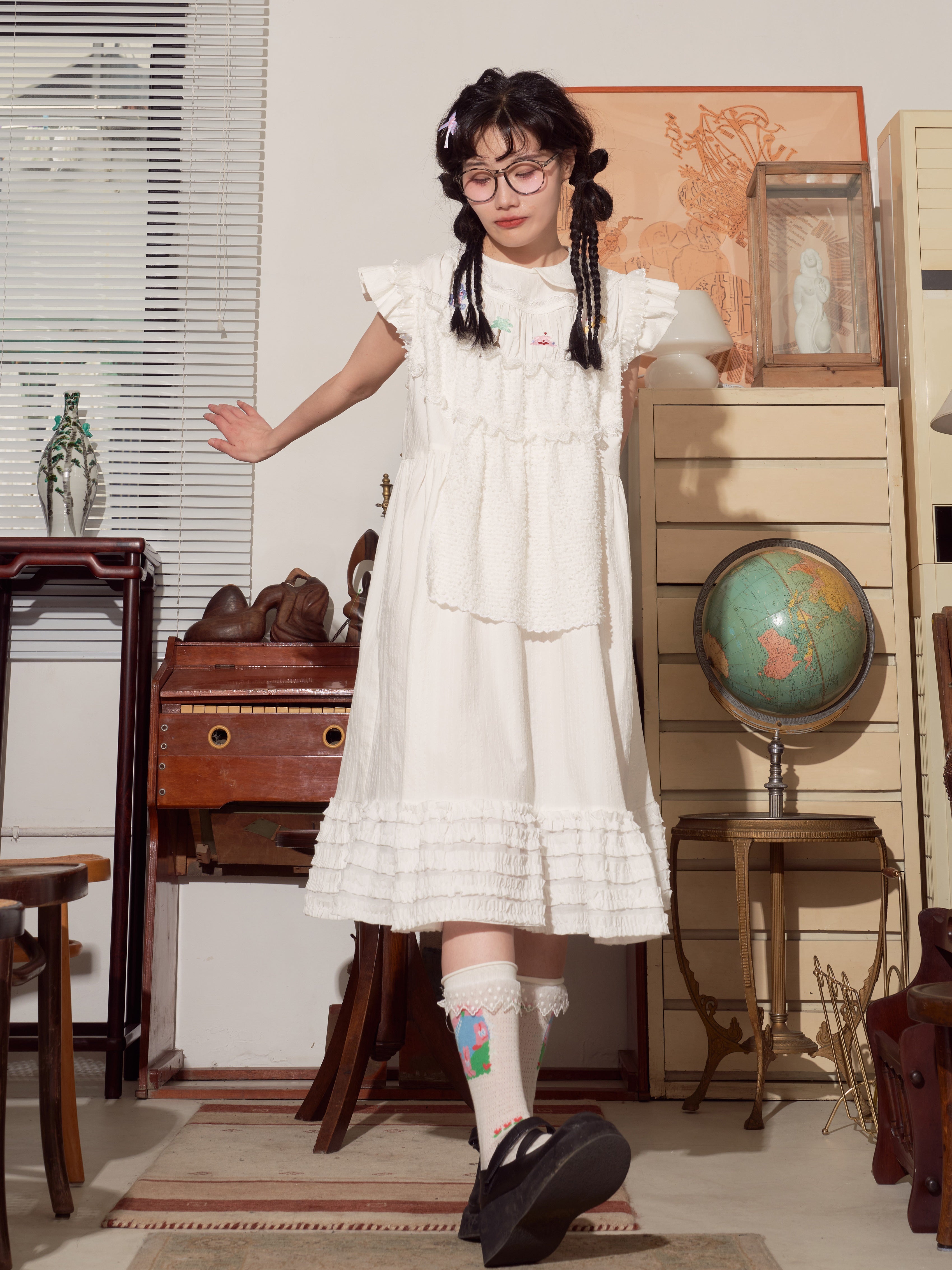 자수 선 드레스