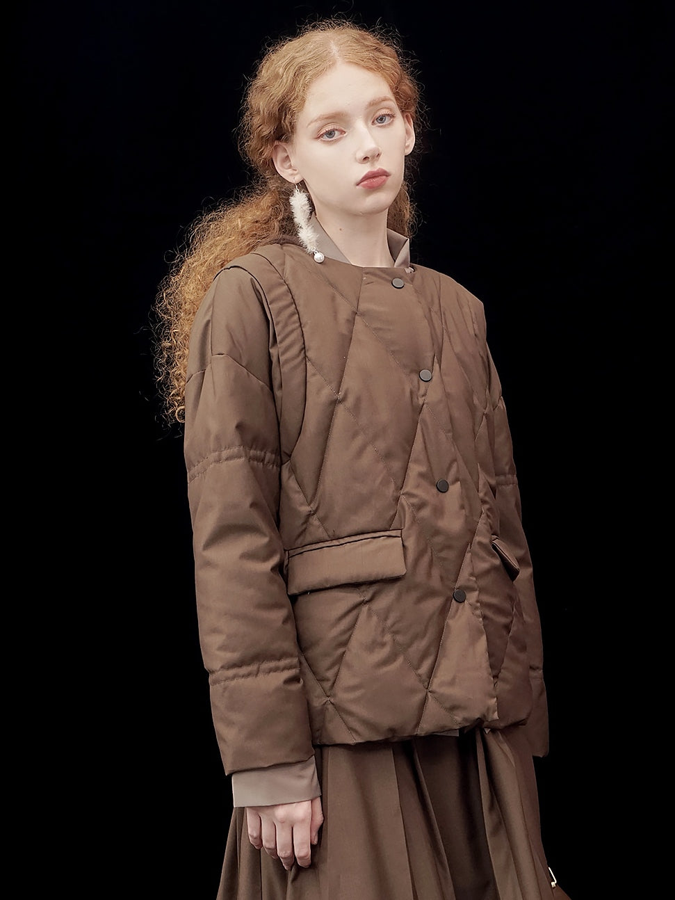 짧은 가벼운 다운 재킷