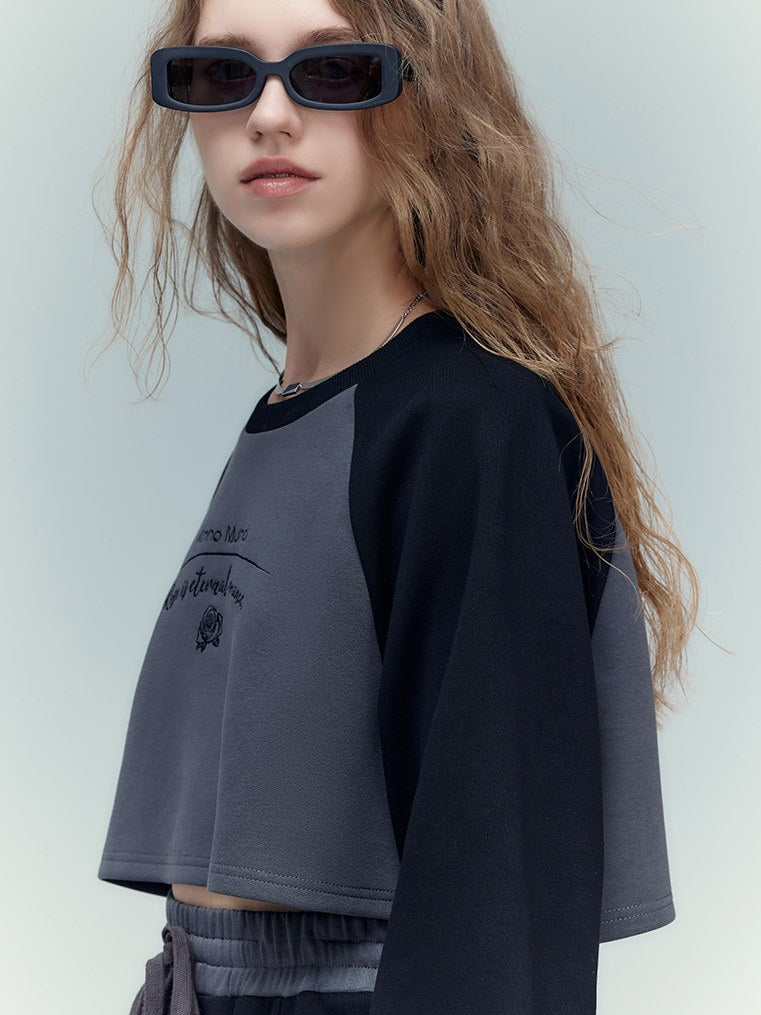 Sweat court et longue configuration de jupe