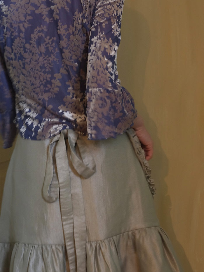 플로럴 프릴 칼라 혼 슬리브 상단