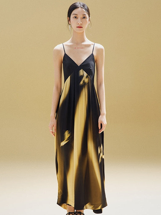 V-Neck 서스펜더 드레스