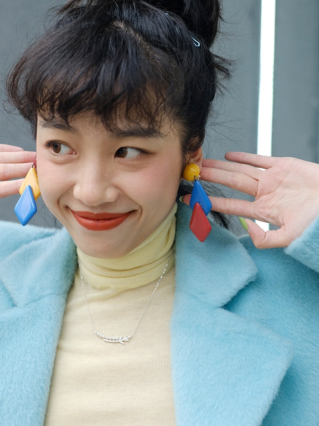 수지 기하학적 귀걸이