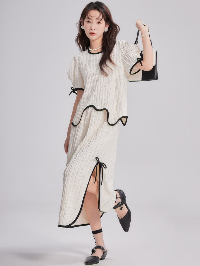 T-shirt et jupe de texture incurvée ondulée