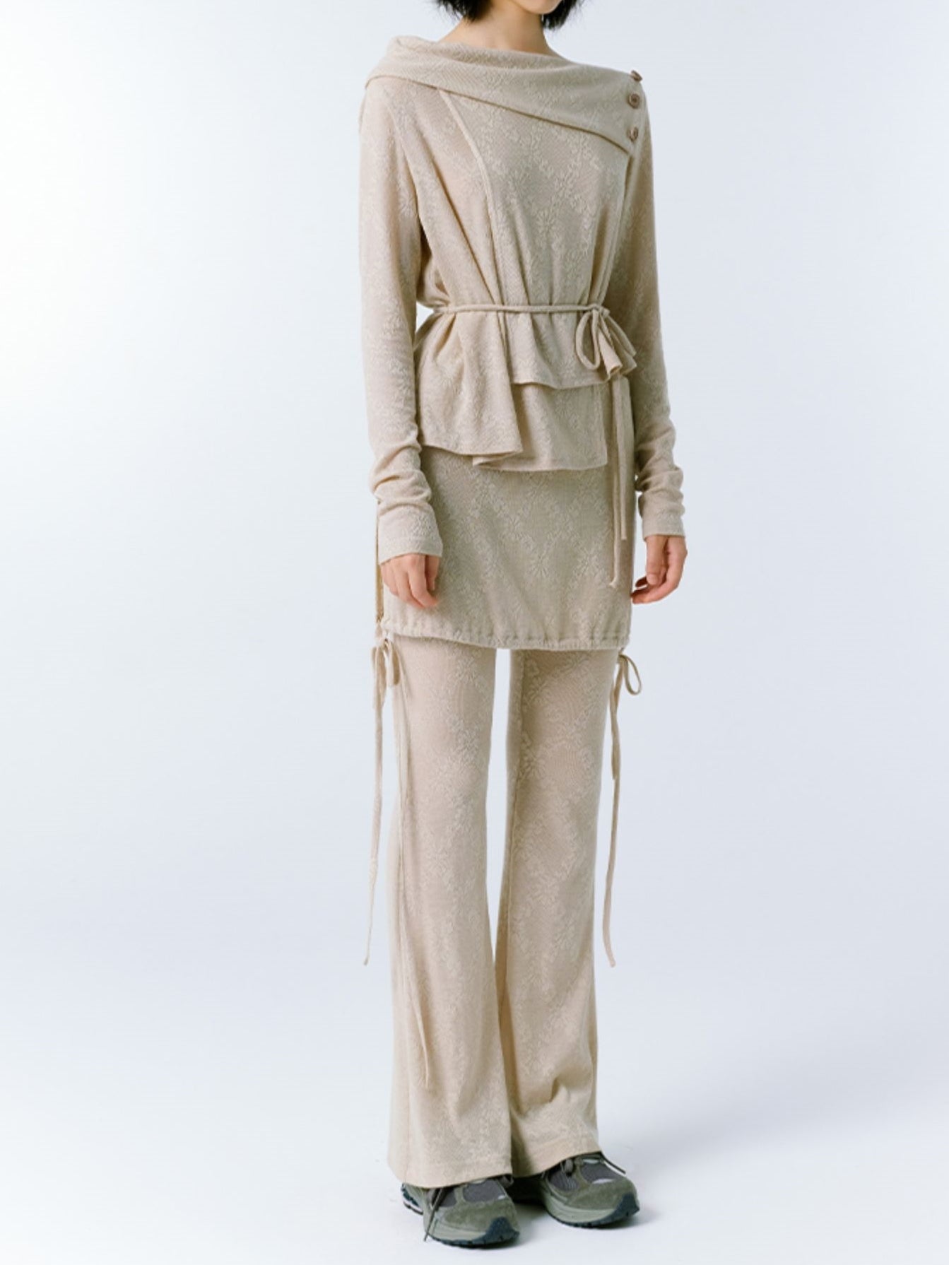 JACQUARD STRAPS ONE WORD COLLAR TOP & TROUSERS