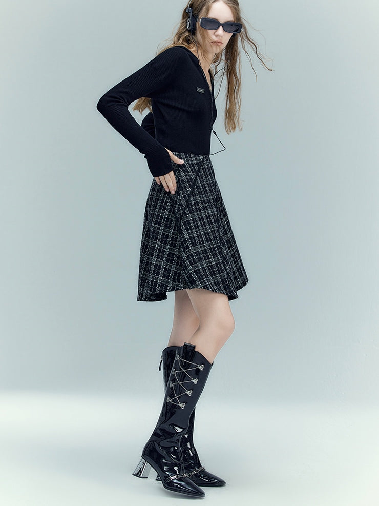 반짝이는 특허 가죽 기사 부츠