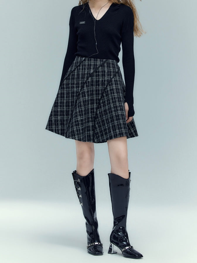 반짝이는 특허 가죽 기사 부츠