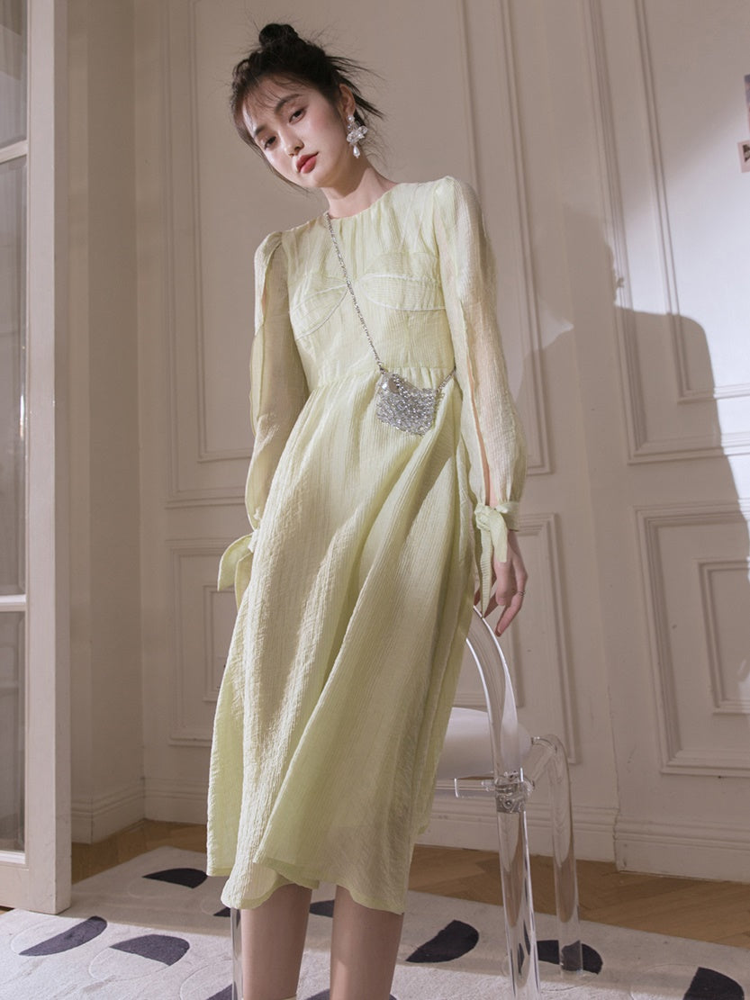 Dünnhülle Hohlbandkleid