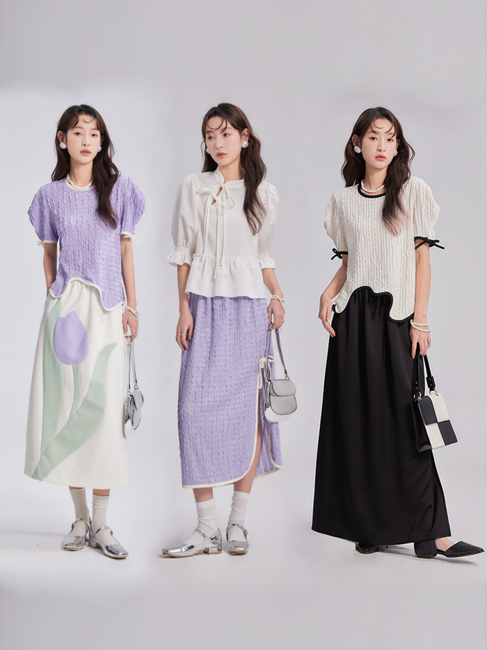 T-shirt et jupe de texture incurvée ondulée