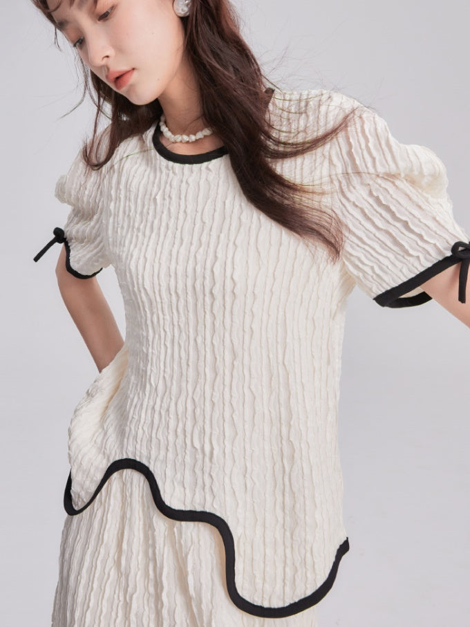 T-shirt et jupe de texture incurvée ondulée