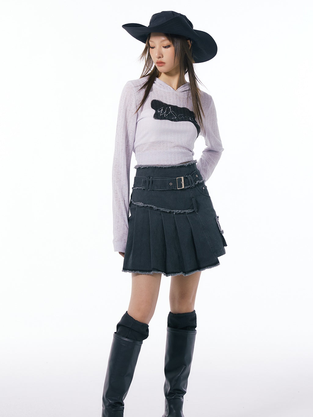 PLEATED SKIRT WITH BELT