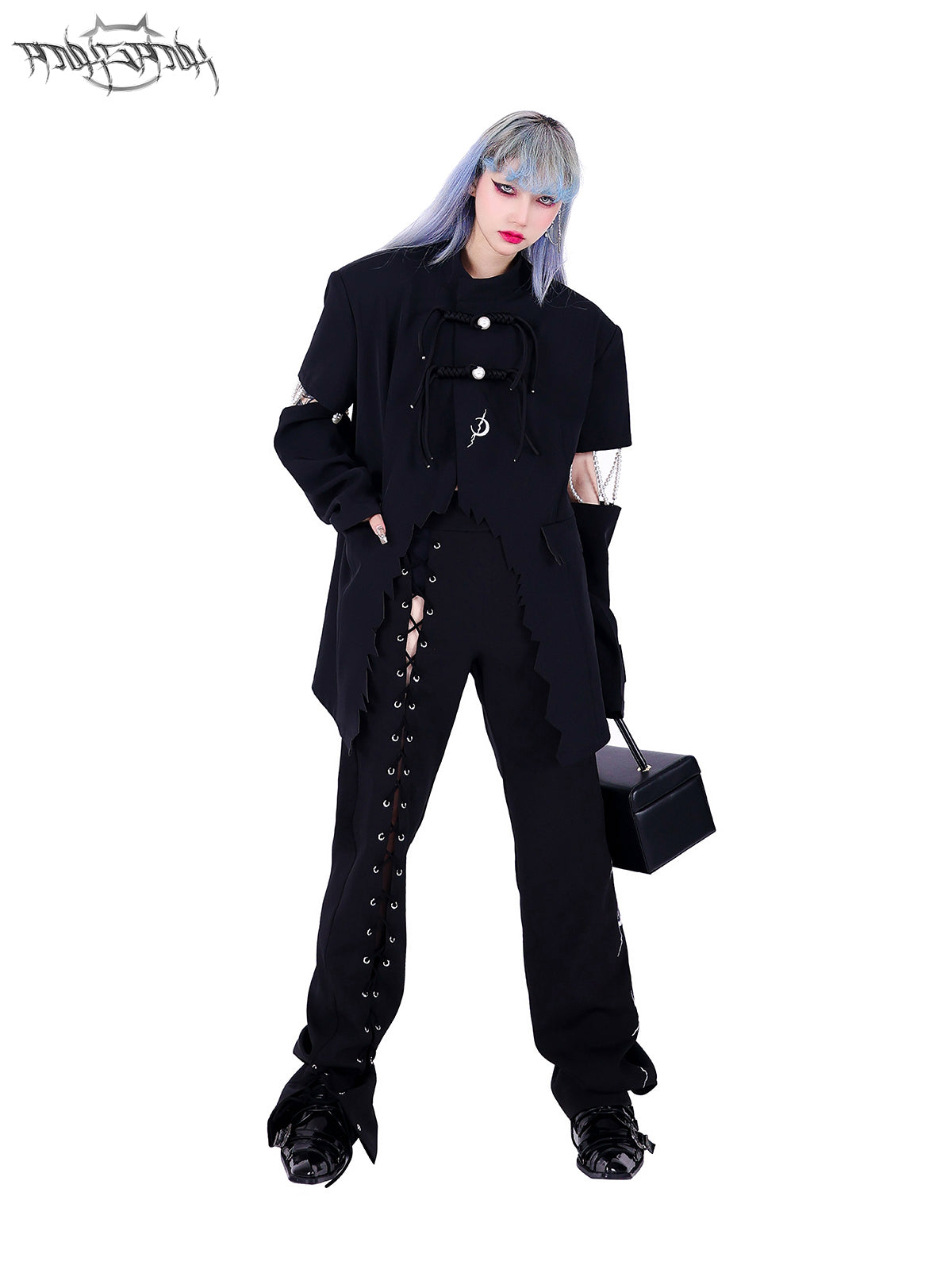 Pearl-Punk-Nichi-Tops mit Ärmeln.