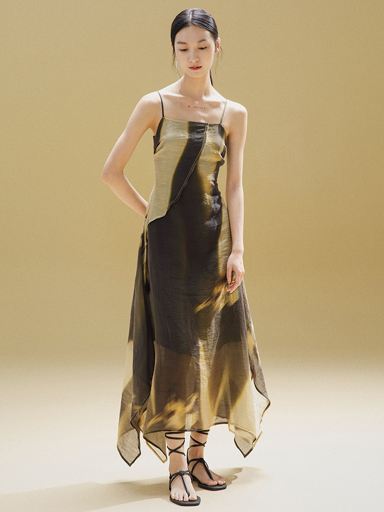 불규칙한 밑단 슬립 드레스를 인쇄하십시오