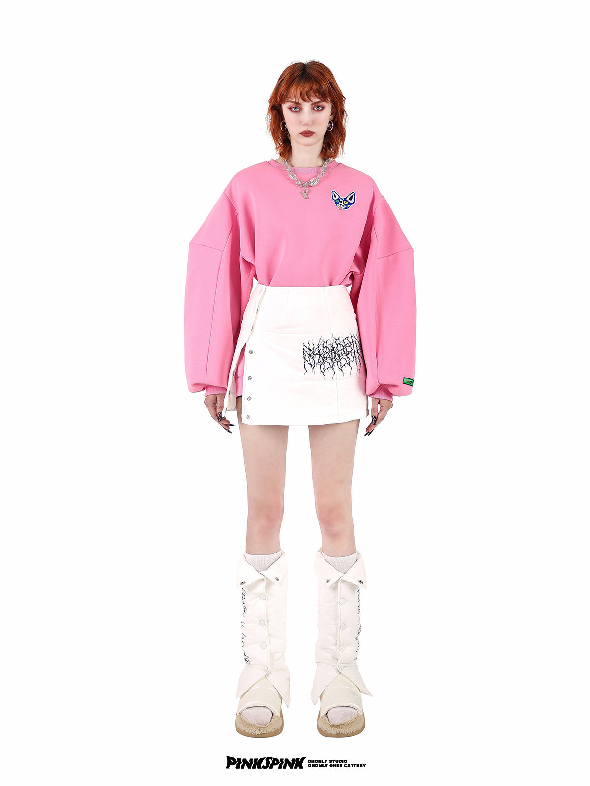 짧은 꽉 자수 사이드 버튼 니치 스커트